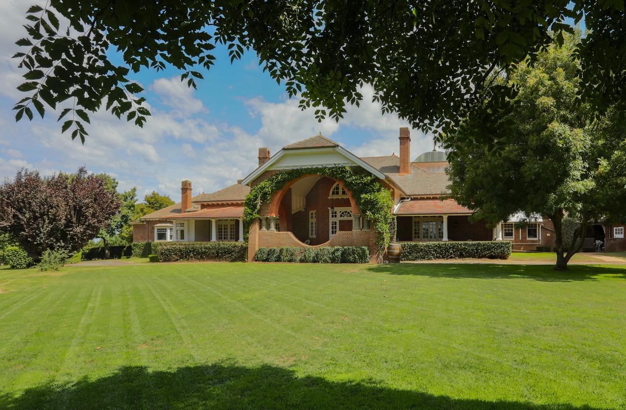 Petersons Armidale Winery And Guesthouse Eksteriør bilde
